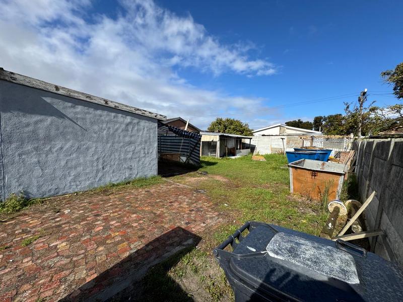 7 Bedroom Property for Sale in Grassy Park Western Cape